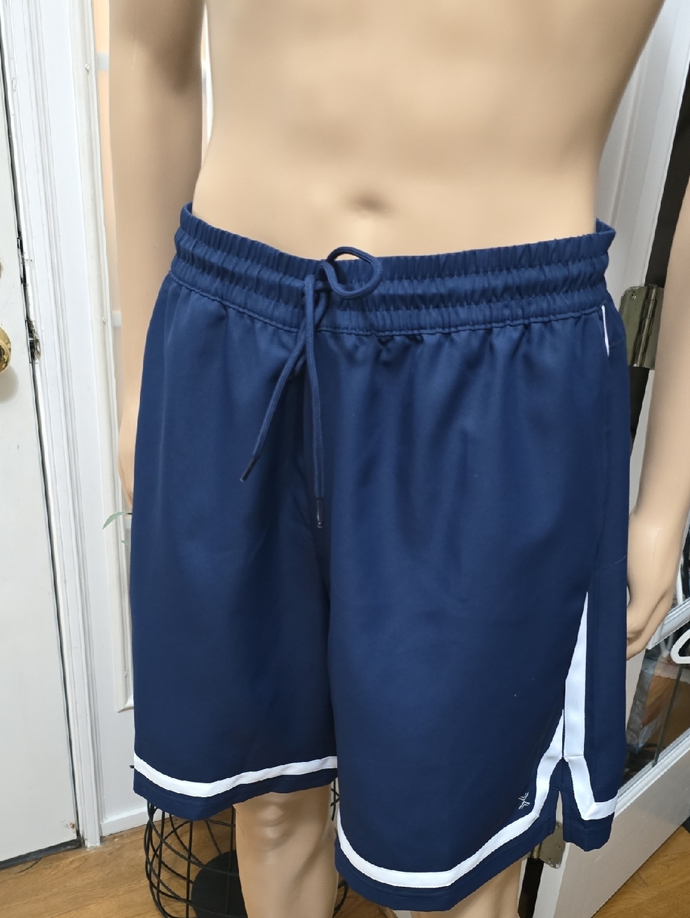 XERSION BRAND MEN'S BIG & TALL NAVY BLUE AND WHITE SHORTS SIZE XLT